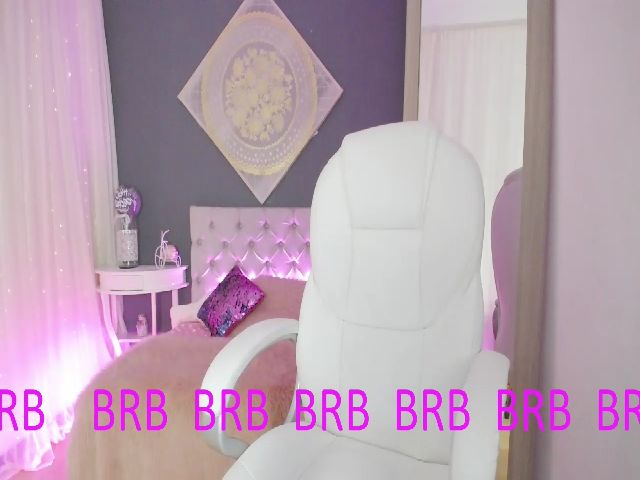 Live sex webcam photo for Karina_V #258477554