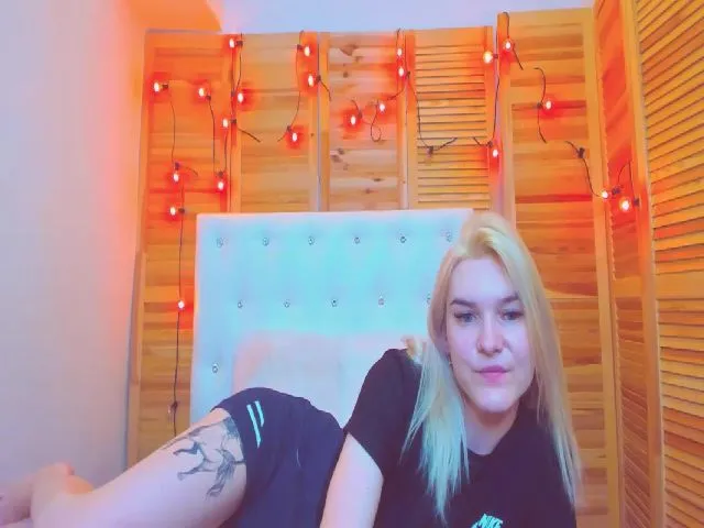 Live sex webcam photo for MarliTes #252987866