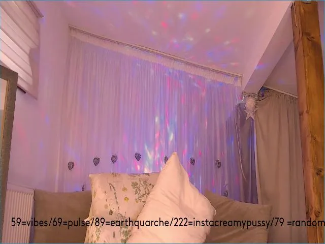 Live sex webcam photo for WildSophy #253786577