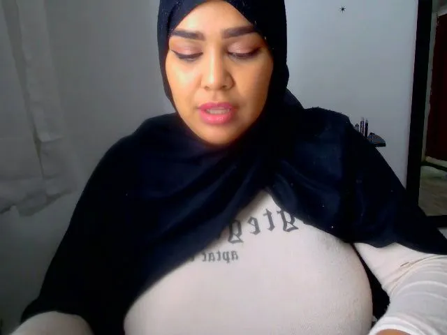 Live sex webcam photo for Shalyn_ #253604531