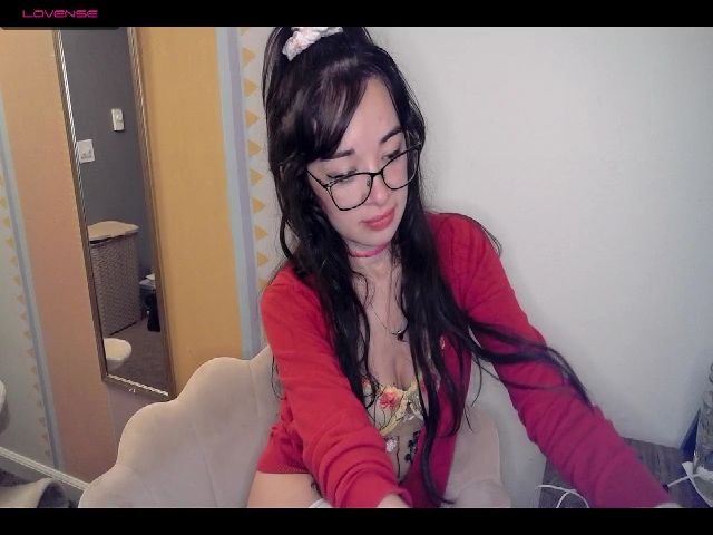 Live sex webcam photo for NesaValentine #262459623