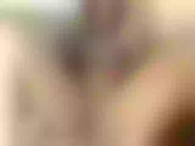 Live sex webcam photo for KissMoline #254507392
