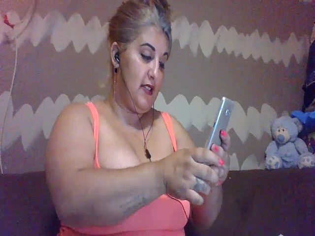 Live sex webcam photo for BigBreastsMia #254612484