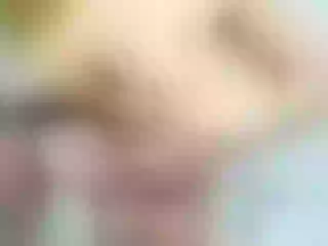 Live sex webcam photo for LouisaCreamy #255572836