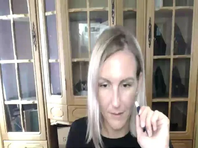 Live sex webcam photo for MiliEsiens #263582592