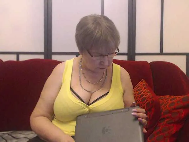 Live sex webcam photo for SugarBoobs #252185319