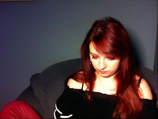 Live sex webcam photo for VirginLuna18 #255685342