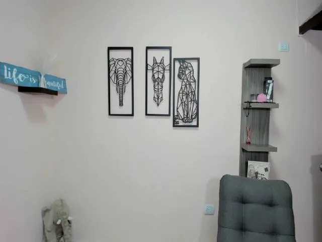 Live sex webcam photo for LEYNABRAUN #256518982