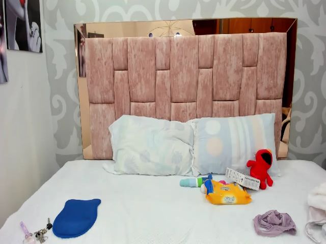 Live sex webcam photo for scarlet_tt #260463901