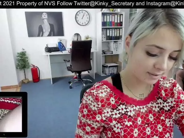 Live sex webcam photo for KinkyOffice #246422367