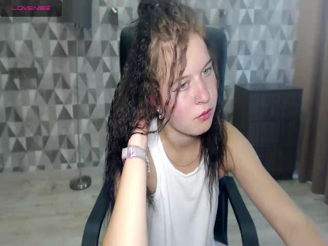 Live sex webcam photo for AnnaFols #255872136