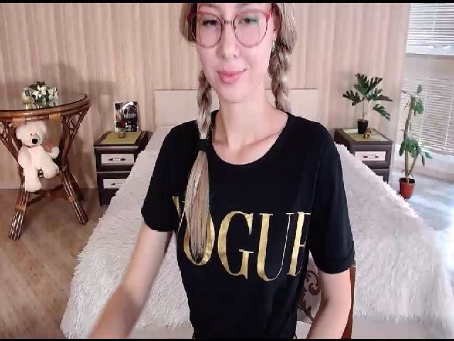 Live sex webcam photo for EstelleLauder #263016108