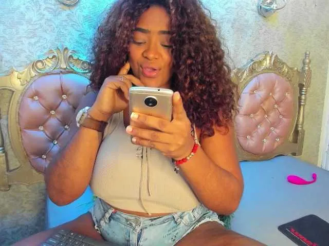 Live sex webcam photo for HotBigTits #241234905