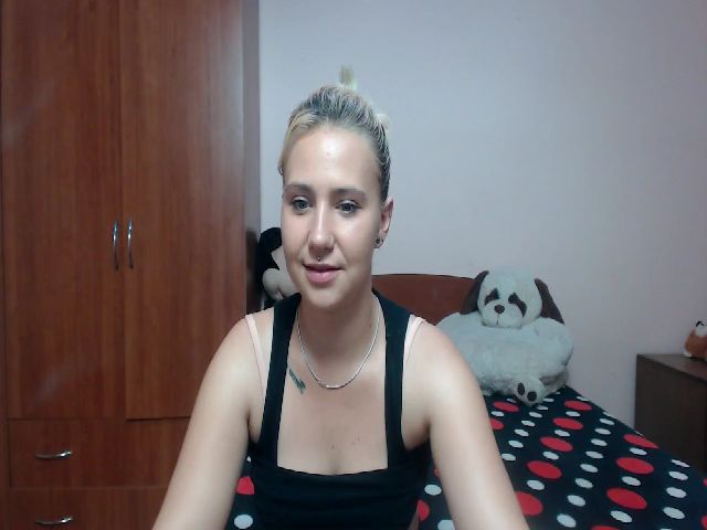 Live sex webcam photo for Tweetyboom #252660829