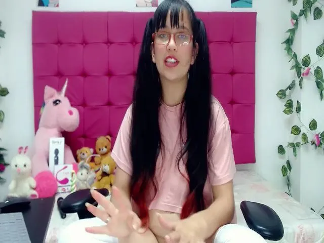 Live sex webcam photo for Pink_queenn #261319412
