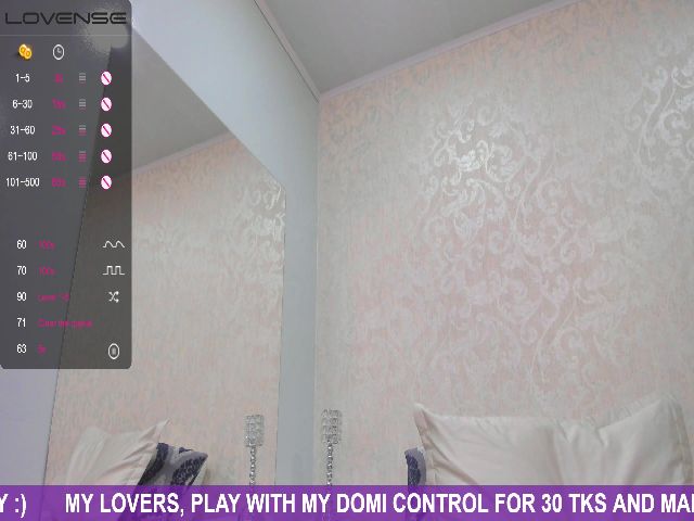 Live sex webcam photo for VioletaRoux #253358443