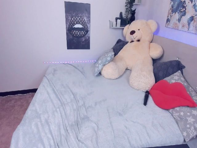 Live sex webcam photo for AnabelAris #261914921