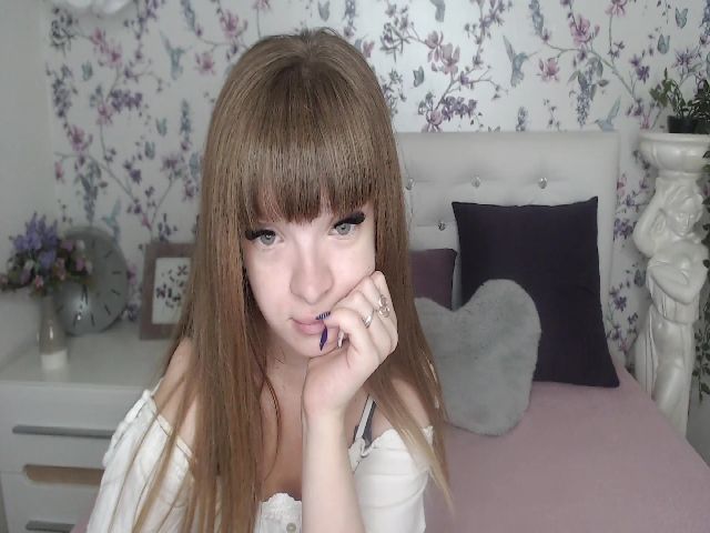 Live sex webcam photo for Ssexy_Kitty #255975410