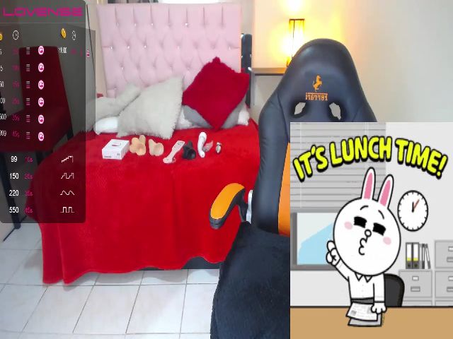 Live sex webcam photo for LESLY_LAURA #256900440