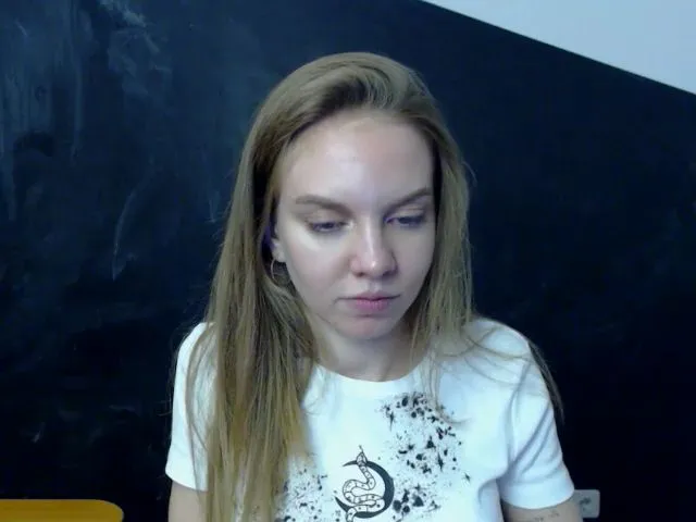 Live sex webcam photo for HappySecret_ #258317868