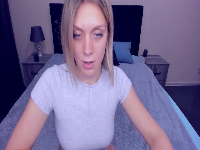 Live sex webcam photo for MeganKind #263573797