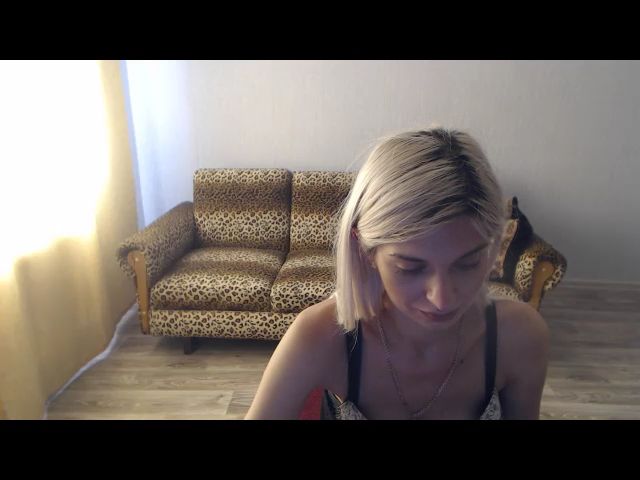 Live sex webcam photo for SexyBeatriice #255018787