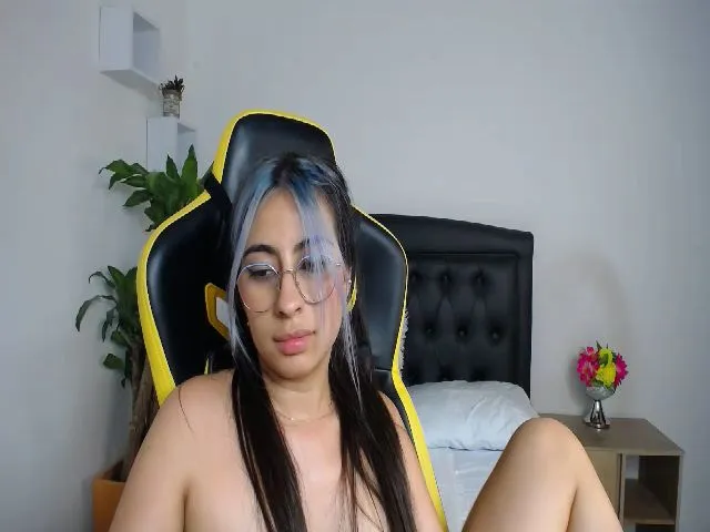 Live sex webcam photo for Mairerf #262314162
