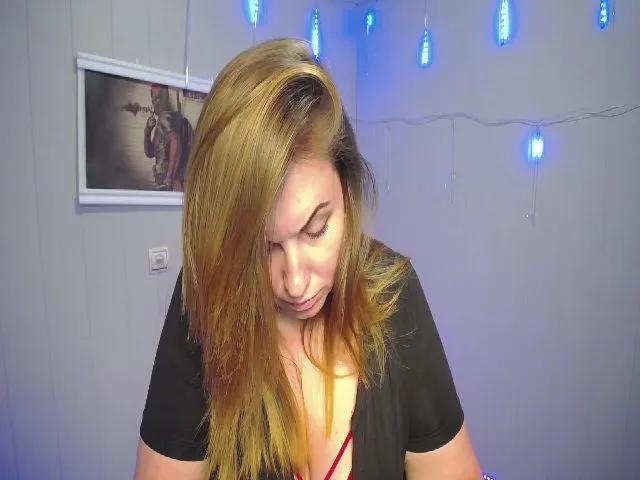 Live sex webcam photo for X_Selin_X #255300706