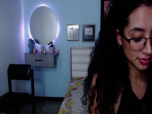 Live sex webcam photo for Jade_lee88 #254418837