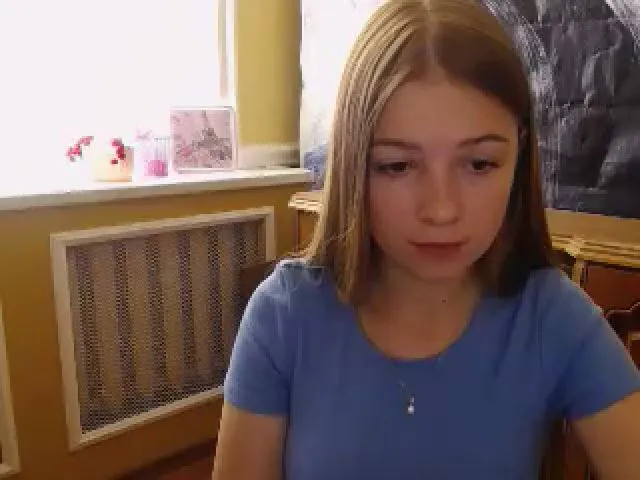 Live sex webcam photo for EmiStern #261223386