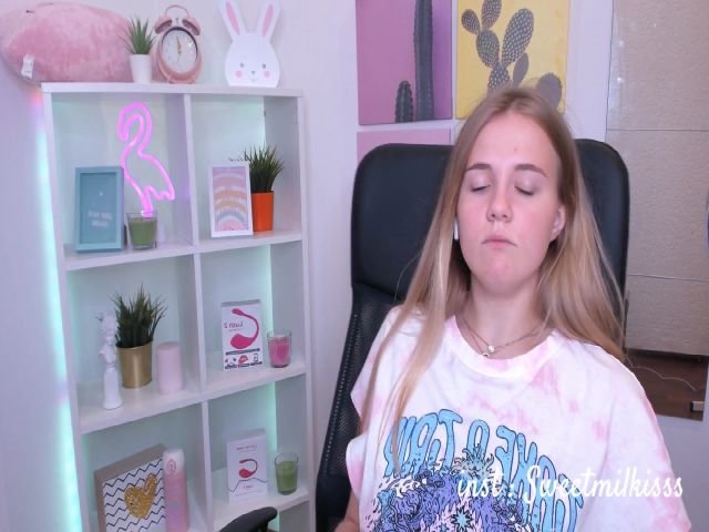 Live sex webcam photo for SweetMilkis #255696753