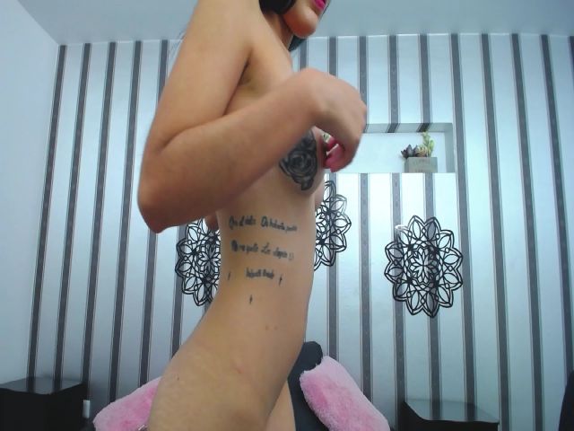 Live sex webcam photo for Charlotte_LW #259489276