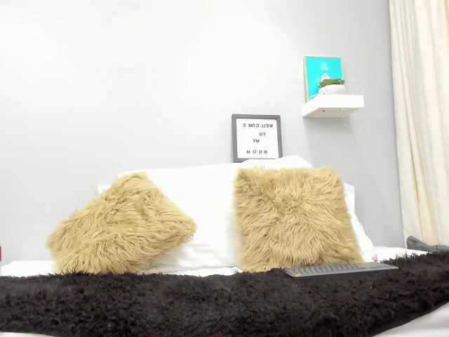 Live sex webcam photo for DANNAKLUM #245428728