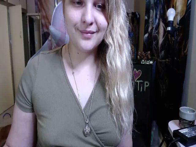 Live sex webcam photo for emilyhaze #255841189