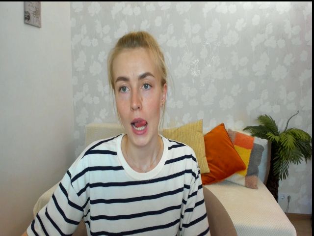 Live sex webcam photo for MissisRexa #253768623