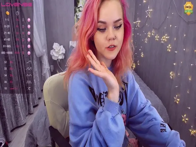 Live sex webcam photo for KerryBlair #262615829