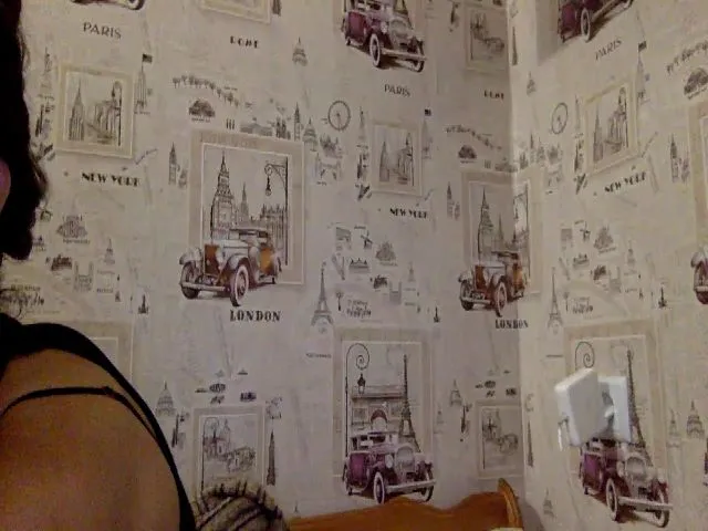 Live sex webcam photo for JolyBoss #254573057