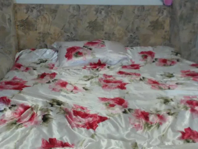 Live sex webcam photo for Ellita #263775127