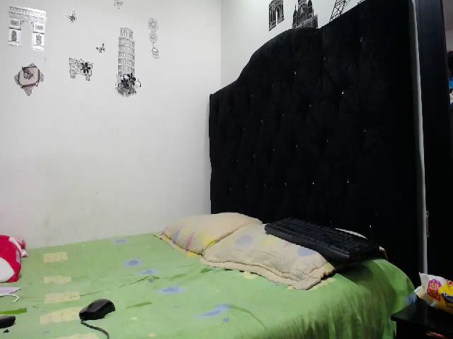 Live sex webcam photo for GracieVice #261591744