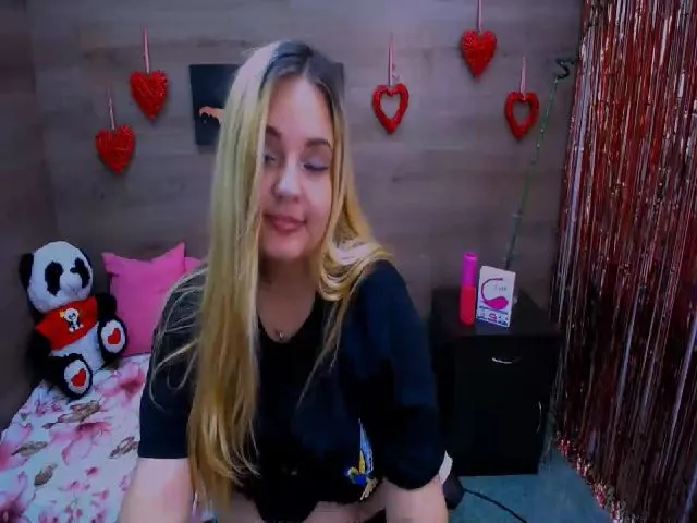 Live sex webcam photo for Cheryl_Sky #263667903