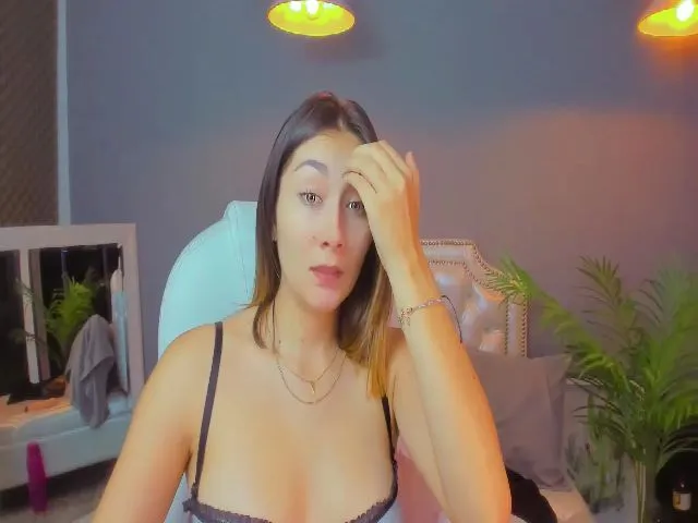 Live sex webcam photo for Emyconner #258439074