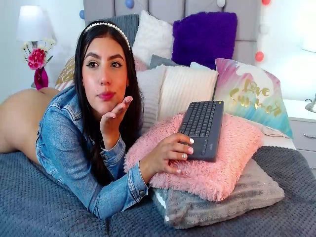 Live sex webcam photo for Mia_thompsons #257696234