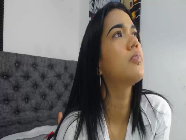 Live sex webcam photo for Andrea_greey #254378619