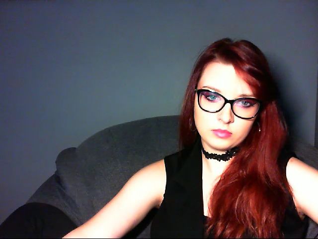 Live sex webcam photo for VirginLuna18 #260834980