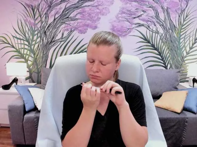 Live sex webcam photo for CoconutLegs #250003181