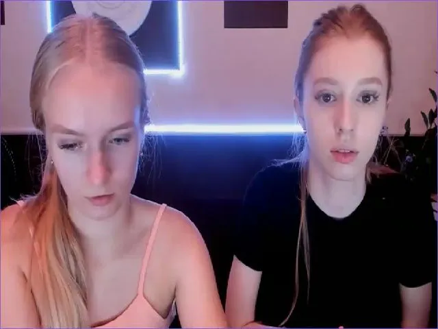 Live sex webcam photo for EmillyWillis #260623080