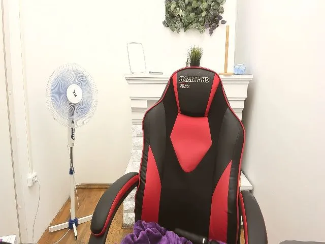 Live sex webcam photo for HelenCarter #252667535