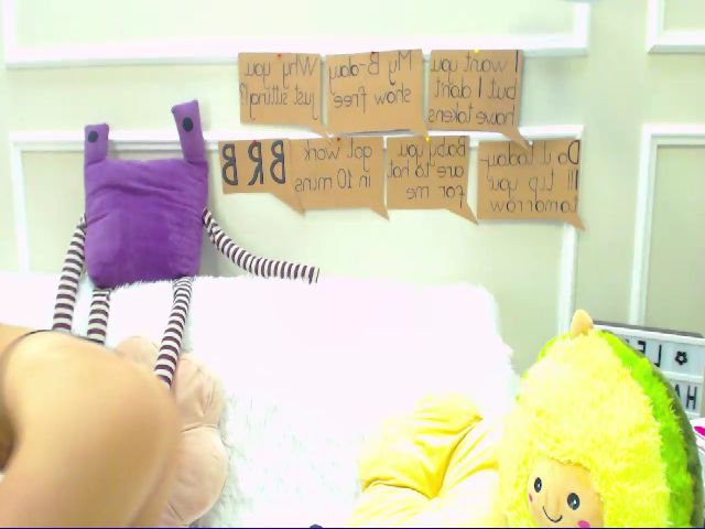 Live sex webcam photo for CaNaDaDi #263118469