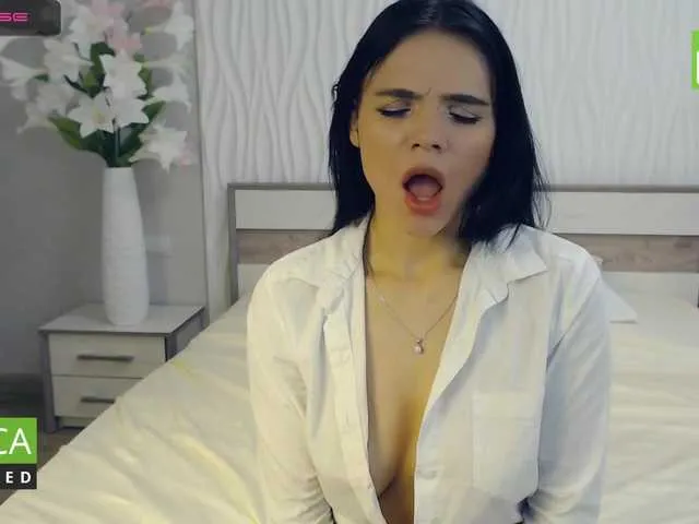 Live sex webcam photo for look-at-me #241207961