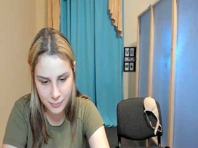 Live sex webcam photo for PolliMilk #252456455